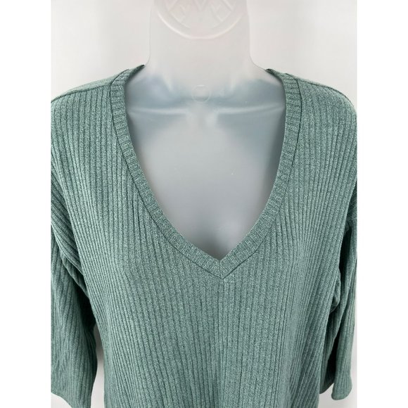 New Simple by Suzanne Betro Open Back V-Neck Sweater Size Medium - Picture 3 of 7